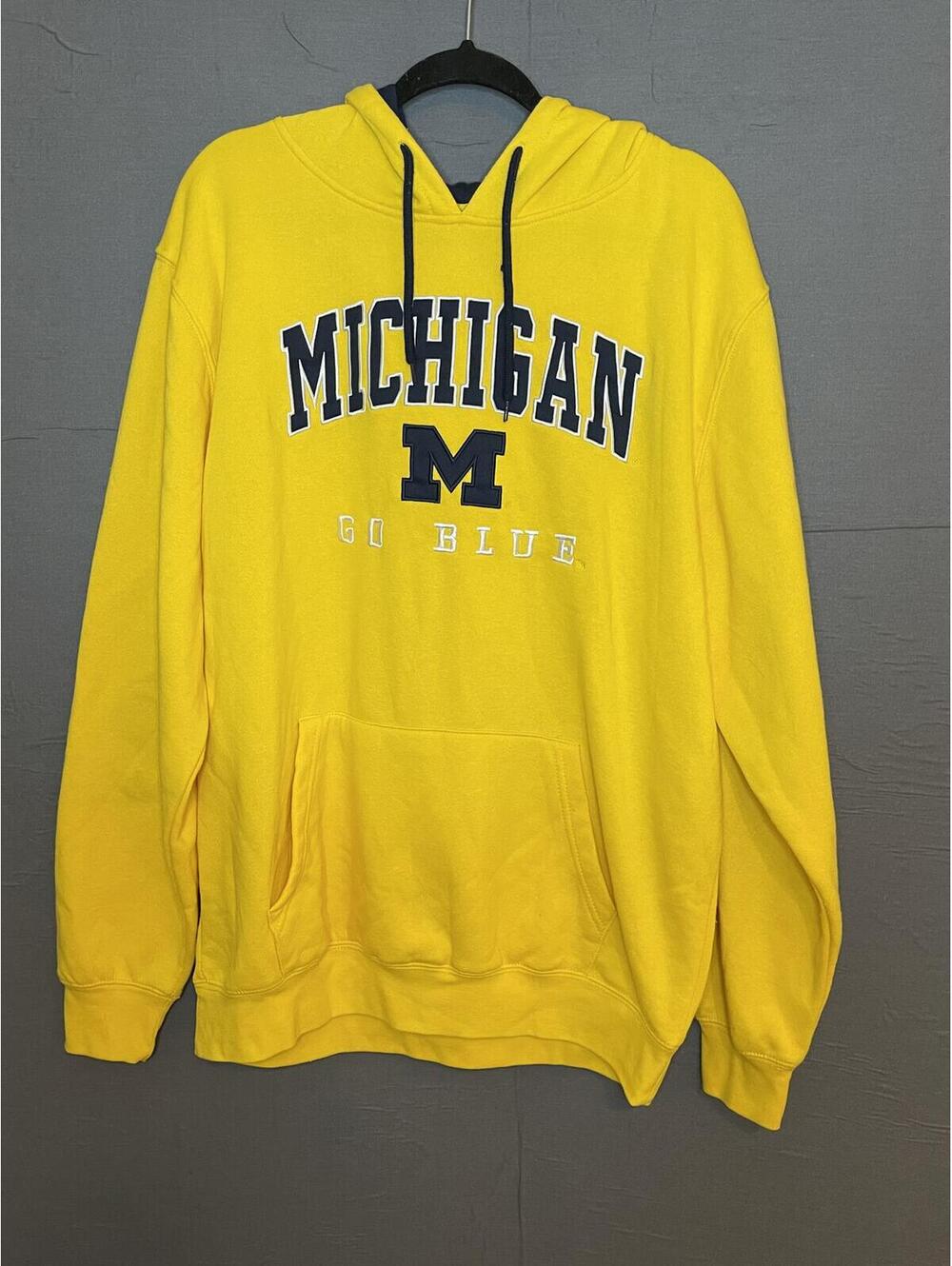 Michigan Wolverines Colosseum Men's XL Hoodie Yellow Go Blue Sweatshirt